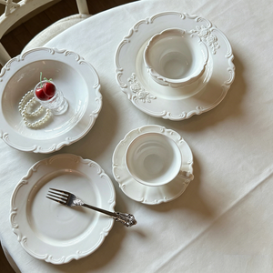 Customized Nordic Flower Eco-friendly Luxury Ceramic Tableware <b>Set</b> Round <b>White</b> Wedding Plate <b>Dinner</b> <b>Sets</b> for Hotel Restaurant - Product Image 6