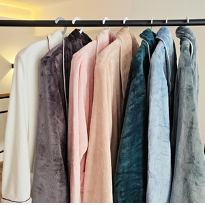 Pigiama per <span class=keywords><strong>Bambini</strong></span> in Flanella con Bordo Bianco, Accappatoio Lungo da Hotel con Risvolto, Logo Ricamato Personalizzato - Product Image 5