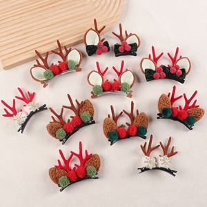 Nuova Molletta per Capelli con Corna di Renna in Cristallo 2025, Accessorio Natalizio Fatto a Mano per Bambini - Product Image 4