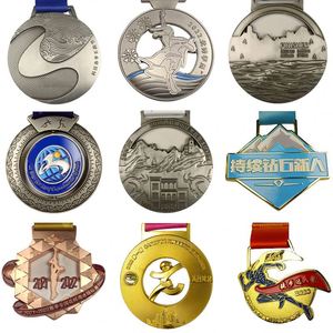 Medalla de correr de fútbol de metal dorado 5K personalizada con cinta, Medalla deportiva personalizada, fabricante de maratón personalizado, medallas a medida - Product Image 5