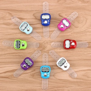 Contador de Dedos Digital LED de 5 Dígitos, Contador Electrónico Portátil, Contador de Clics con Cuentas de Tasbih Islámicas - Product Image 1