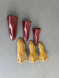<strong>Excavator</strong> Digger <strong>Teeth</strong> With Adapters <strong>Pins</strong> Retainers for Hitachi Komatsu CAT OEM Replacement Parts <strong>Excavator</strong> <strong>Bucket</strong> <strong>Teeth</strong> - Product Image 2