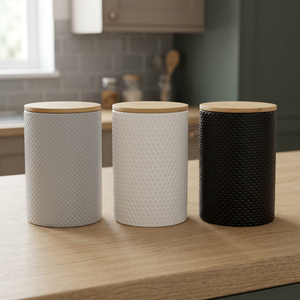 Set di 3 Barattoli per Spezie da 750ml, Design Minimalista Ermetico, in Gres e Silicone, Forma Cilindrica, per Uso Ristorante, con Coperchio in Legno - Product Image 3