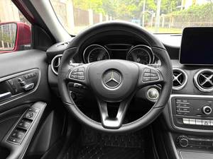 Voiture <span class=keywords><strong>d</strong></span>'<span class=keywords><strong>occasion</strong></span> bien entretenue Mercedes-Benz <span class=keywords><strong>GLA</strong></span> 200 2019 2020 2021 1.6T DCT SUV LHD Compacte de luxe avec toit ouvrant panoramique en bon état - Product Image 4