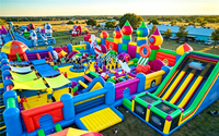Château gonflable géant commercial personnalisé, parc à thème avec toboggans, parcours d'obstacles, structure de saut pour enfants, location en extérieur