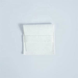 Bolsas de Embalaje para Pendientes de Terciopelo Mini de Lujo en Oferta, Bolsa de Embalaje para Joyería de Microfibra con Solapa y Logotipo Personalizado - Product Image 4