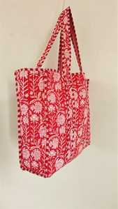 Bolso Tote de Algodón Acolchado con Estampado Floral Étnico, Hecho a Mano, para Viajes y Compras - Product Image 4