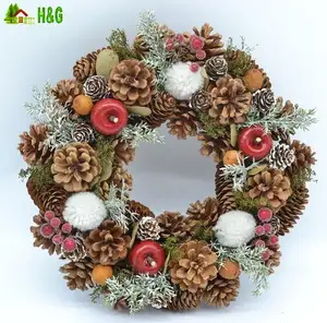 Handmade Christmas Decorations: Wreaths that are works of art for your celebration
