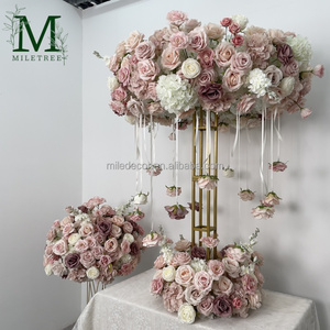 Chemin de table en fleurs de soie rose haut de gamme, cercle de fleurs artificielles personnalisé pour la décoration de table d'événement de mariage - Product Image 1