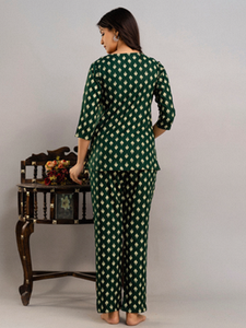 Elegante Conjunto de Pijama para Mujer, Tejido Estampado, de Rayón, con Manga Tres Cuartos, Top y Pantalones - Product Image 2