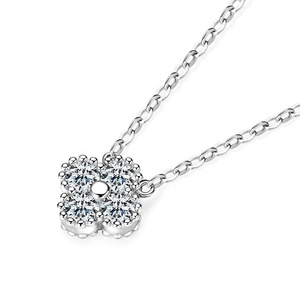 <span class=keywords><strong>Collana</strong></span> <span class=keywords><strong>Quadrifoglio</strong></span> in <span class=keywords><strong>Argento</strong></span> Sterling 925 Placcato Oro Rosa 18K con Moissanite Diamante 0.1CT Colore D per Donna Gioielli Raffinati - Product Image 5