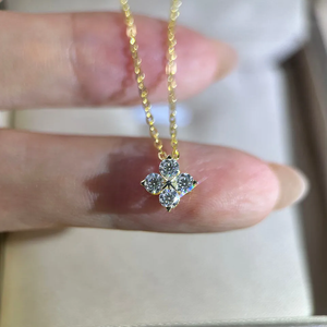 תליון כסף סטרלינג 925 משובץ במויסנייט, עיצוב תלתן ארבעה עלים למזל, תכשיט יוקרתי לנשים, סיטונאי, לוגו בהתאמה אישית - Product Image 5