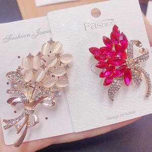Broche de luxe plaquée or cuivre, lot mixte, mode coréenne, boucle pour foulard en soie, strass en cristal, fleur en fausses perles, pour soirée - Product Image 6