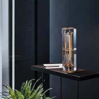Lampe de table PM Nordic Light Luxury Crystal, design moderne et simple, pour salon, chambre, bureau, salle de séjour, modèle créatif et personnalisé.