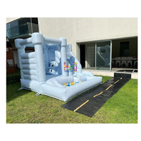 Ensemble d'équipements de jeu gonflables pour tout-petits : mini château gonflable, toboggan, piscine à balles en PVC bleu pastel