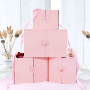 Rosa Doppeltürige Magnetische Geschenkbox mit Herzanhänger Klappbare Starre Box für Romantische und Geburtstagsgeschenkverpackungen - Product Image 3