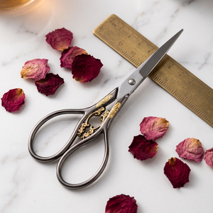 Wholesale Best Quality Vintage Right-Handed Scissors Swan Style Stainless Steel Professional Hairdressing Sharp Tip <b>Shears</b> - Product Image 3