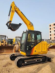 Descubra el poder de la excavación compacta con La miniexcavadora 9075F de 7,5 toneladas - Product Image 2
