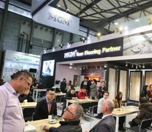 Buon prezzo plastico plancia Click Lock SPC pavimenti in vinile per decorazione interna - Product Image 6