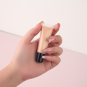 Correcteur liquide <span class=keywords><strong>pro</strong></span> à couverture complète haute définition végétalien à logo personnalisé à quantité minimale de commande bas Correcteur crémeux de marque privée Correcteur sous les yeux - Product Image 3