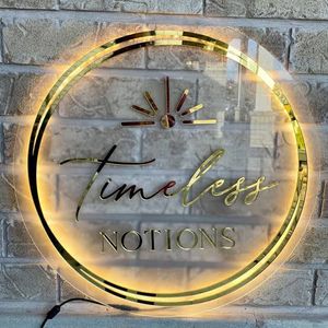 Letrero iluminado de acrílico LED personalizado ideal para pantallas de pared de tiendas de negocios y oficinas para una marca efectiva - Product Image 2