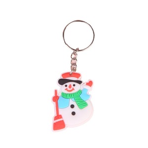 Prêt <span class=keywords><strong>à</strong></span> expédier bonhomme de neige père noël mignon arbre pvc cadeaux cauchemar avant noël porte-clés - Product Image 4