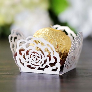 Emballages en papier <span class=keywords><strong>chocolat</strong></span>é ajourés en dentelle rose, plateaux à bonbons pour fêtes de mariage, boîtes à dragées découpées au laser en forme de rose pour <span class=keywords><strong>Ferrero</strong></span> <span class=keywords><strong>Rocher</strong></span> - Product Image 1