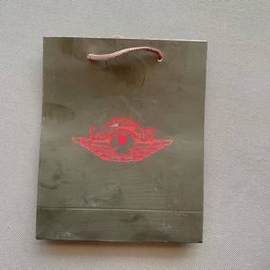 กล่องกระดาษแข็งทำมือ ปรับแต่งได้ สำหรับใส่พวงกุญแจ รองเท้า กล่องเครื่องประดับ กระเป๋าถือ ขายส่ง สำหรับของขวัญและงานฝีมือ - Product Image 6