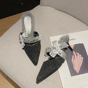 Chaussures d'été élégantes pour femmes en cuir véritable doré, style chinois, à talon aiguille et bout pointu, parfaites pour les mariages - Product Image 3