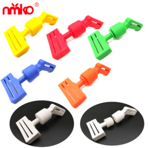 Hecho en China, Accesorio Multifuncional de Moda de Plástico con Hebilla de Aire Ajustable y Desmontable para Bandera de Cintura de Fútbol Americano de TPE - Product Image 1