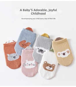 Chaussettes antidérapantes pour bébé avec motifs d'animaux mignons, chaussettes en coton antidérapantes pour tout-petits, chaussettes de sol douces et respirantes pour cadeau - Product Image 1