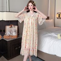 Chemise de nuit florale d'été nouveau design de pyjamas amples à manches courtes robes de nuit respirantes en maille et en dentelle pour femmes vente en gros