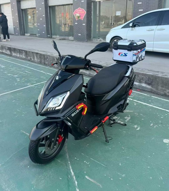 Suzuki UY125 125cc Air Cooled EFI Scooter