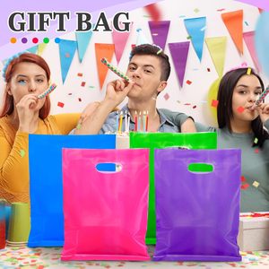 Bolsas de Plástico Grandes de 16 x 18 Pulgadas con Asa Troquelada Desechables para Compras Comerciales - Product Image 5