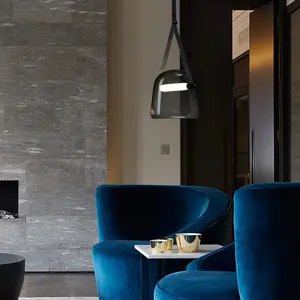 עיצוב קישוט מלון מנורת פמוט קיר לסלון עיצוב הבית יוקרה שחור LED אקריליק מנורת קיר מקורה מודרנית