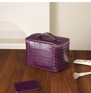 Luxury Alligator-patterned Genuine Leather Cosmetic Bag Zipper Portable Wash Bag Large Capacity Waterproof Multifunctional - Product Image 4