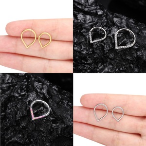 Anillo de Septum en Forma de Lágrima de Titanio G23 con Ópalo y Circonita Cúbica, Aro Clicker para Perforaciones de Nariz y Oreja |   Joyas Corporales Articuladas Sin Costuras - Product Image 2