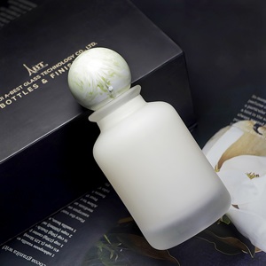 Envase de Perfume Redondo Vacío de Vidrio de Lujo con Pulverizador, 30ml/50ml/100ml, con Tapa de Rosca, Venta al por Mayor de Fábrica - Product Image 1