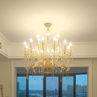 Lustre en cristal d'or moderne. Pendentif en hauteur réglable. Lustres de plafond d'éclairage de villa familiale d'intérieur de luxe
