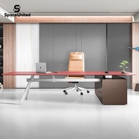 Bureau de direction SpaceUnited avec meuble de rangement et pieds en métal pour poste de travail de direction