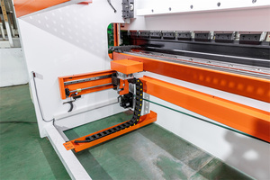 RAYMAX-Presse plieuse hydraulique automatique CNC à réglage rapide - Product Image 5