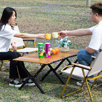 Table pliante Duffy moderne en aluminium et bois pour l'extérieur, couleurs personnalisables, facile à transporter, pour camping, repas, hôtels, pique-niques
