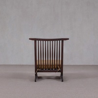 Fauteuil d'appoint rétro Tuscan Naturalist en bois massif fait main avec dossier à lattes et coussin de siège en cuir souple