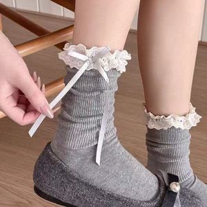 Chaussettes amples pour femmes, grises, avec dentelle et nœud, en coton respirant, absorbant la transpiration, mi-mollet, pour jeunes de 18 à 40 ans - Product Image 1
