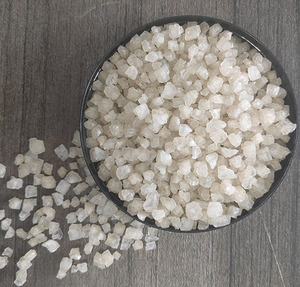 Sal de Deshielo NaCl de Suministro de Fábrica - Sal de Roca de Acción Rápida para Derretir Nieve y Hielo, Bolsas de 50 lb para Estacionamientos y Aceras - Product Image 1