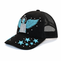 Gorra Trucker Personalizada con Bordado y Pedrería, Malla Negra, Diseño de Alas Brillantes y Visera de Estrella, Unisex, Estilo Urbano, Venta al por Mayor