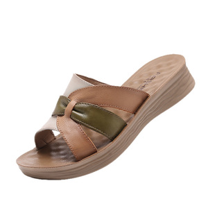 Sandales compensées de luxe pour <span class=keywords><strong>femme</strong></span> en cuir de vachette, confortables, à semelle souple, avec brides croisées et patchwork en cuir, idéales pour l'été en extérieur - Product Image 5