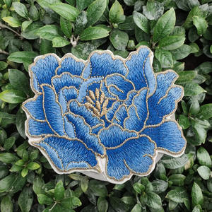 金属糸パッチ,中国工場卸売アップリケカスタムロゴ熱接着ファッション生地刺繍パッチ花 - Product Image 1