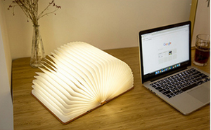 Lampe de nuit USB en forme de livre, pliable, LED promotionnelle avec 3/5/7 couleurs, autonomie de 4 à 6 heures, pour les petits espaces dans le salon - Product Image 5