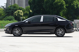 Hongqi <span class=keywords><strong>EQM</strong></span> 5 2025, Auto Usado, Sedán Eléctrico de Lujo, Equipamiento de Alta Gama, 4x4, Volante a la Izquierda, Disponible en China, NEDC 500km, Autos Usados en Venta - Product Image 5